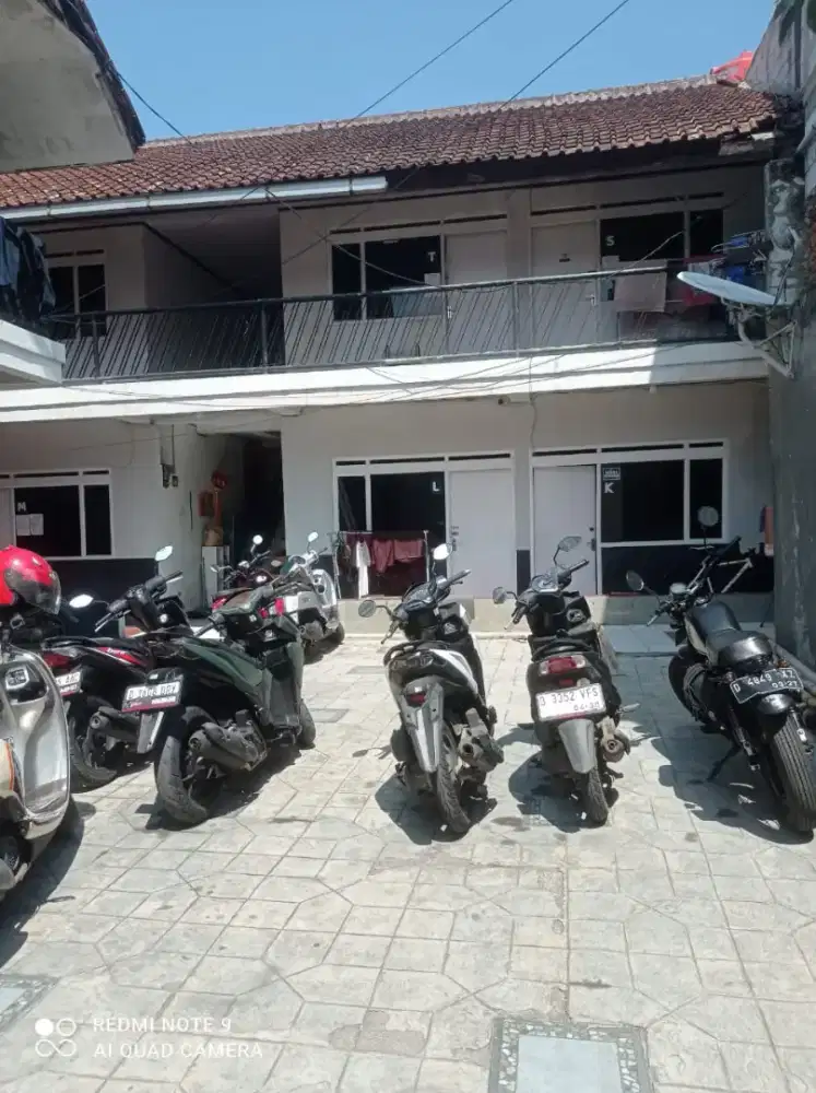JUAL RUMAH KOST DAN TEMPAT USAHA MINIMARKET DI CIKUTRA