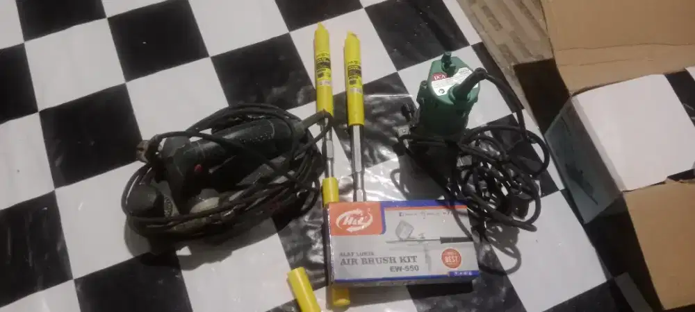 Peralatan pertukangn