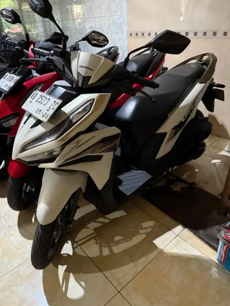 Vario 125 k2v putih keyless 2023 gbm remote wajib 2