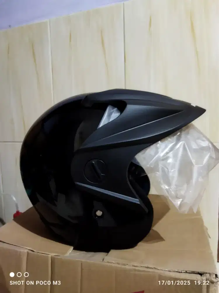 Helm Honda warna Hitam