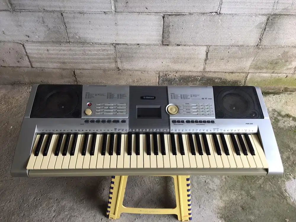 Keyboard yamaha psr 295