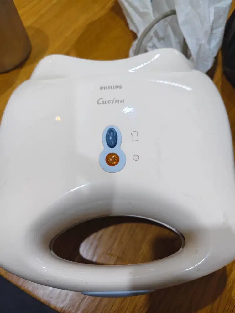 Toaster bekas dan sandwich maker