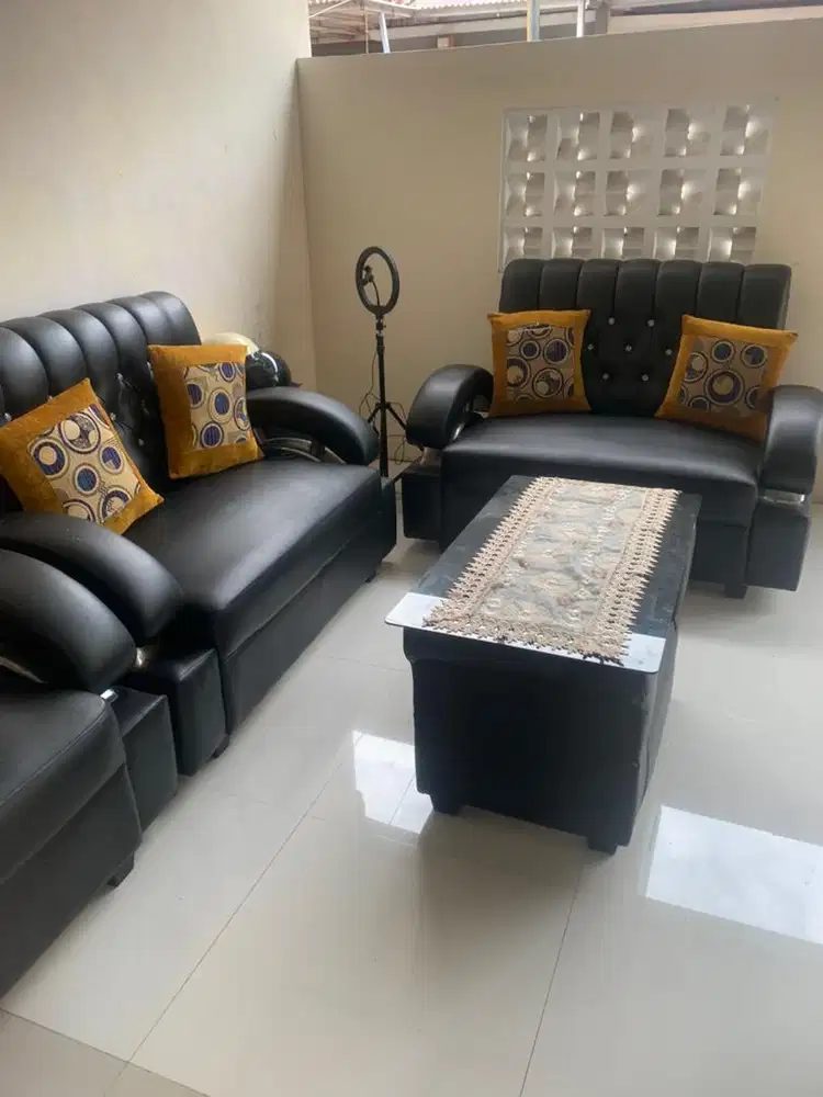 Sofa Hitam (3 pcs) + Meja