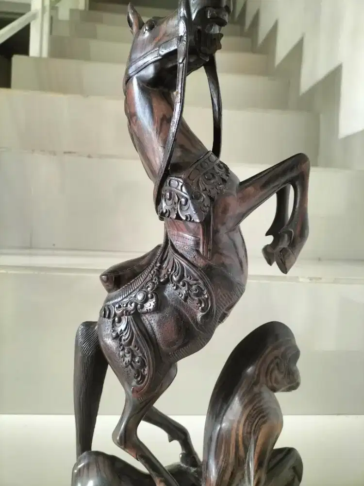 Patung Kayu Sonokeling Kuda Mustang Tinggi 45 cm