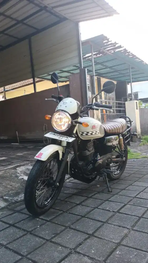 Kawasaki W175 Cafe