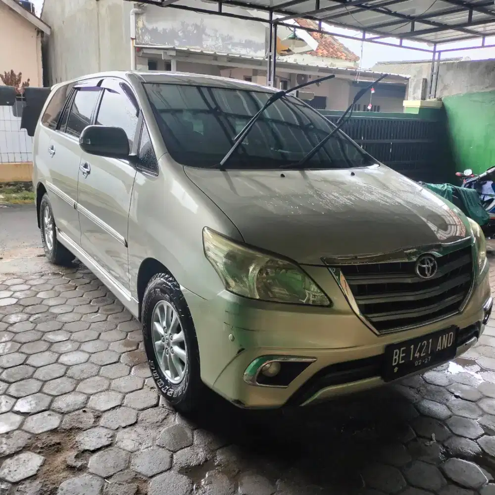 Toyota Innova v 2013