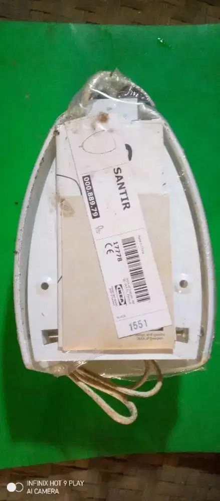 Lampu tempel dinding