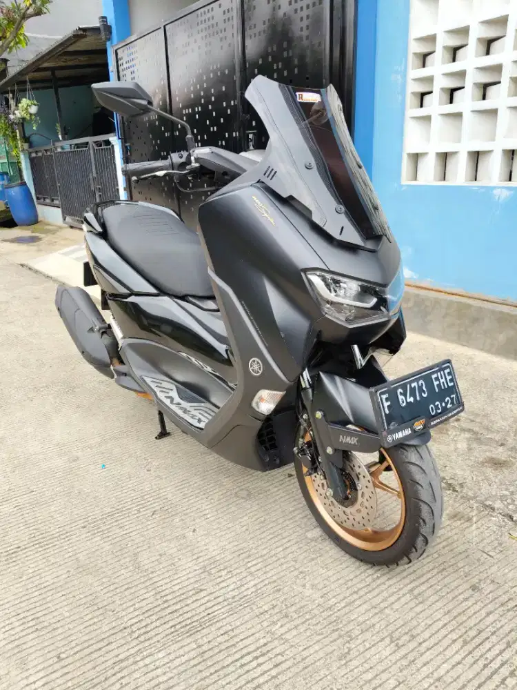 Nmax  tahun 2022 type standar (kunci)