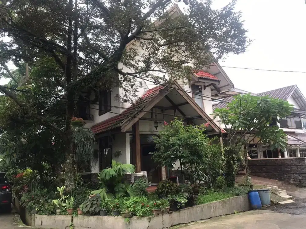 Jual Rumah lama kokoh terawat cluster tubagus ismail, bandung