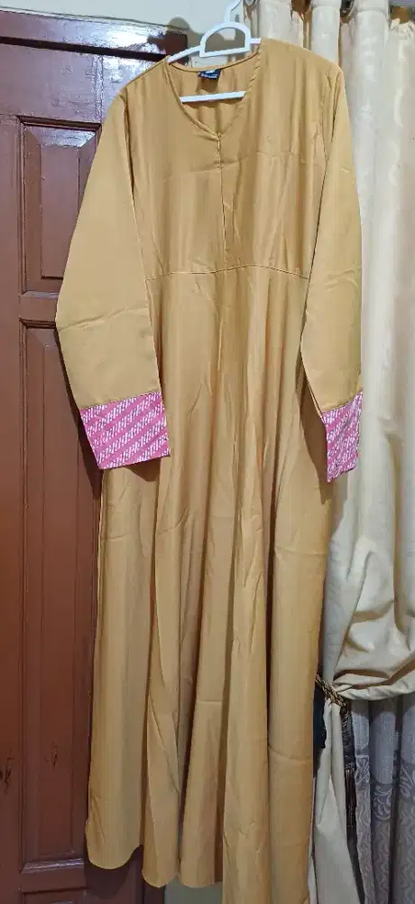 Gamis kuning list pink