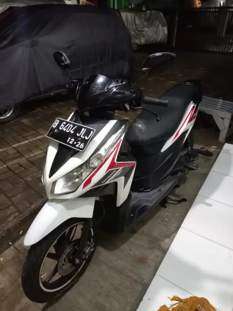Vario tekno 2011 putih