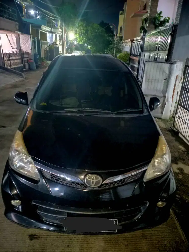 Toyota Avanza Veloz 1500cc 2014 Hitam