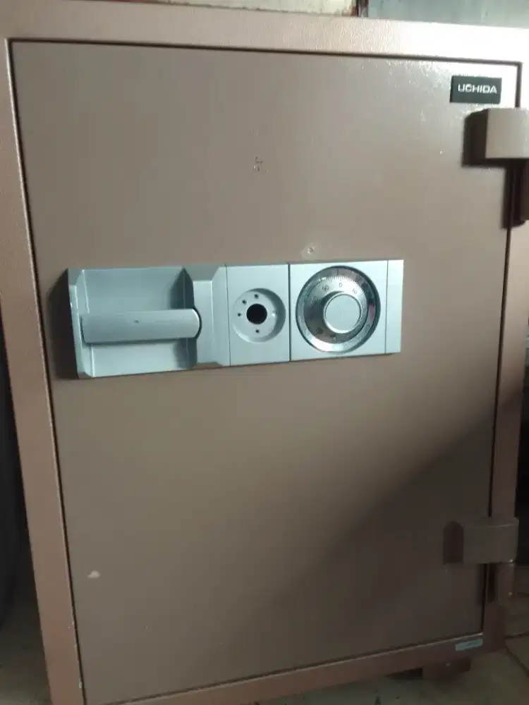 Jual murah Brankas untuk keamanan dokumen penting anda