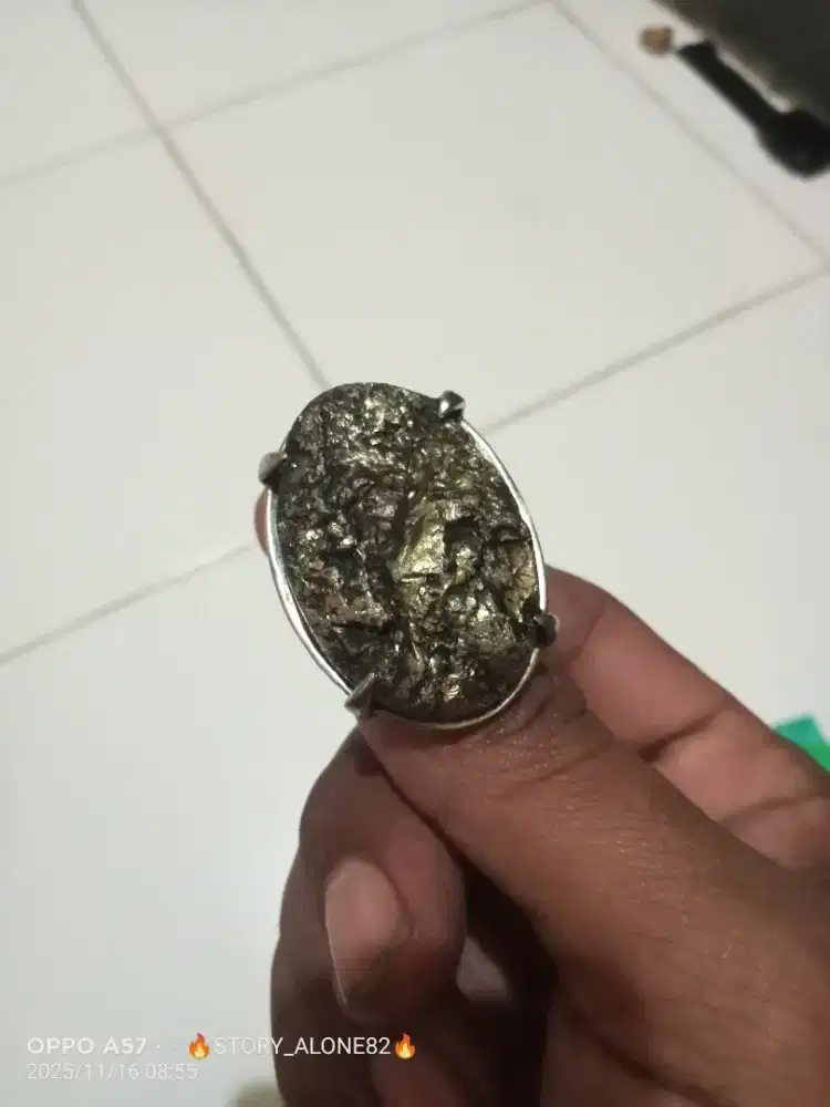 Akik badar emas langkah