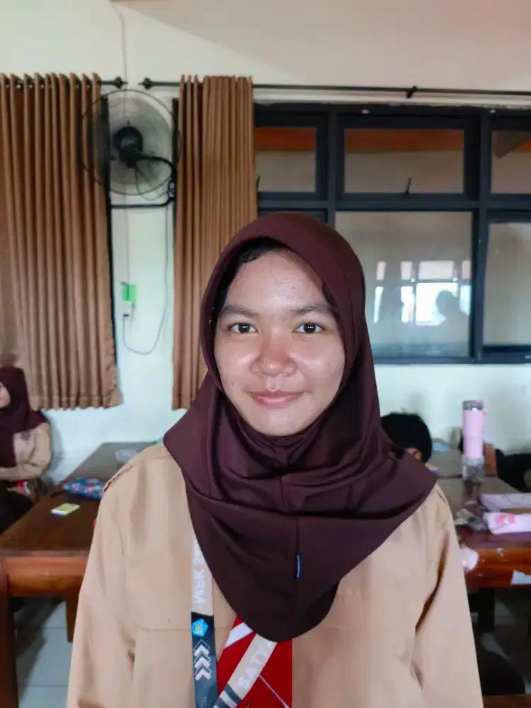 Kerudung Polos – Nyaman, Ringan, & Anti Ribet!