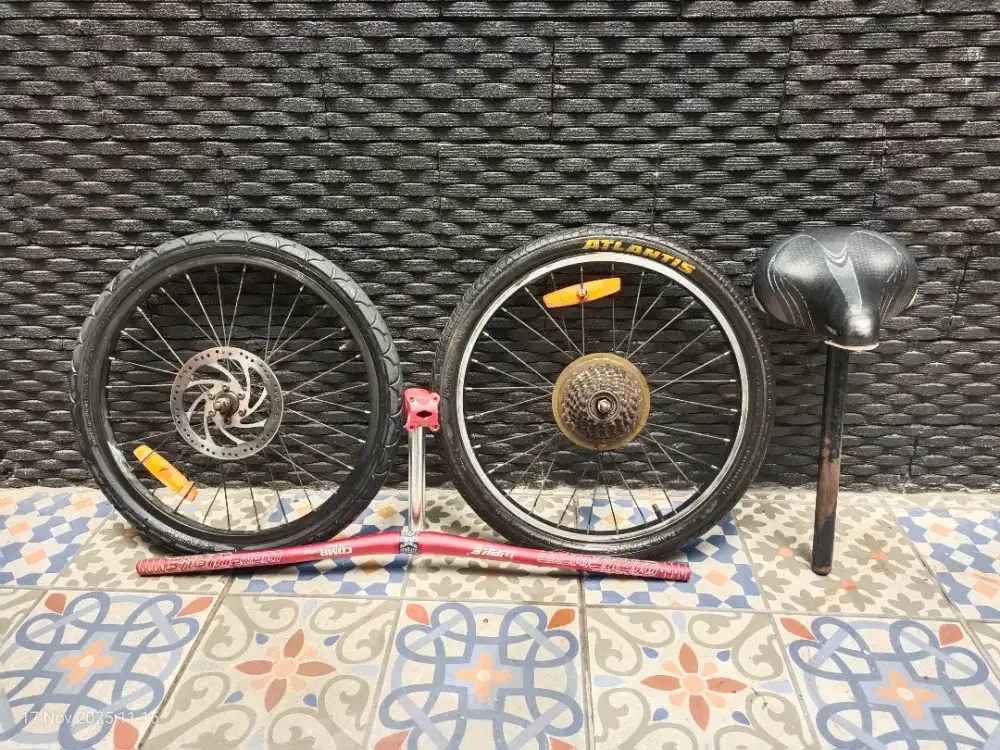 JUAL 2 BAN, GIR, DISC BRAKE, STIR, SADEL Buat SEPEDA LIPAT 20 - BOGOR