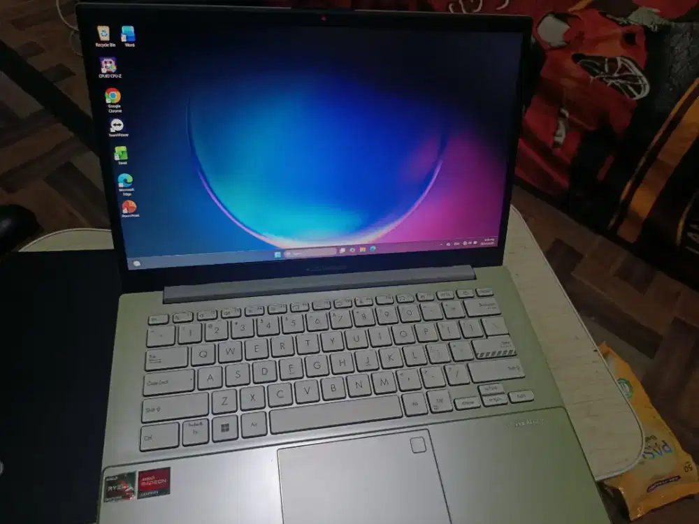 Asus vivobook 14 go..