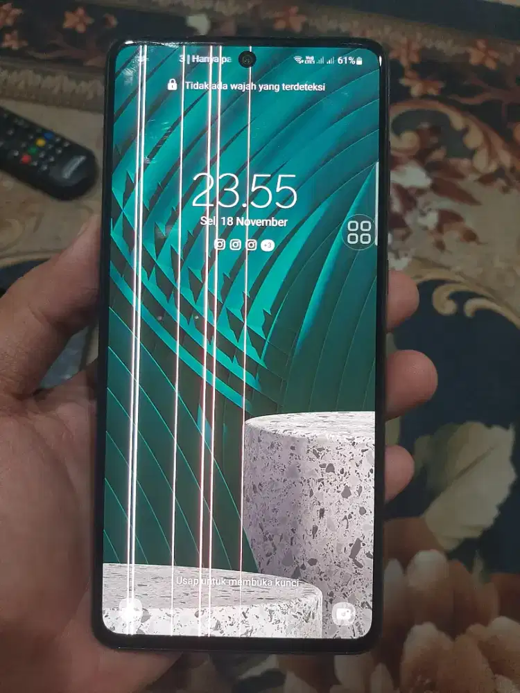 Samsung a71 8-128 minus bergaris