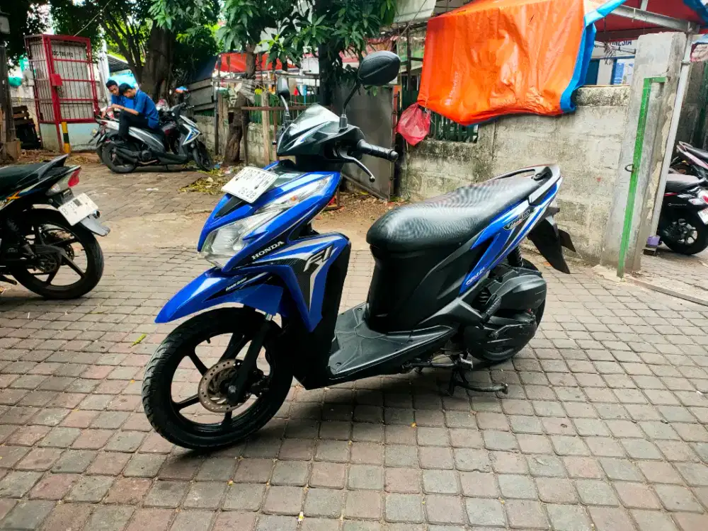 Honda Vario KZR 125 CC PGM-FI Tahun 2013