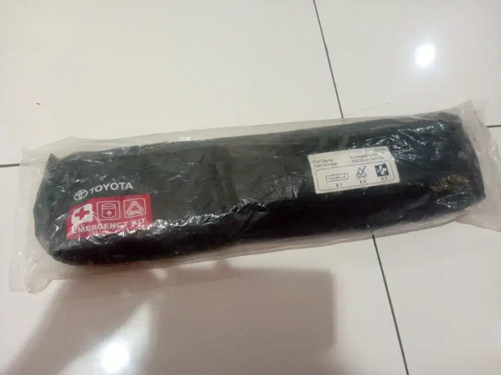 EMERGENCY KIT ORIGINAL TOYOTA