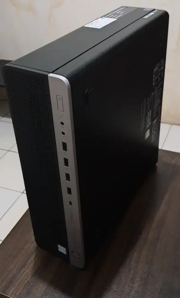 Cpu hp elitedesk 800 g4 SFF + meja