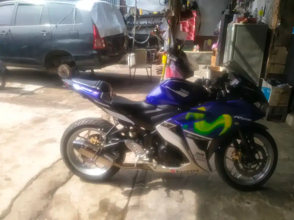 Di jual Yamaha R25