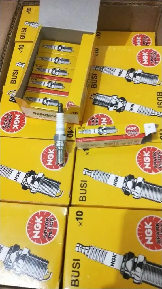 BUSI NGK DCPR8E