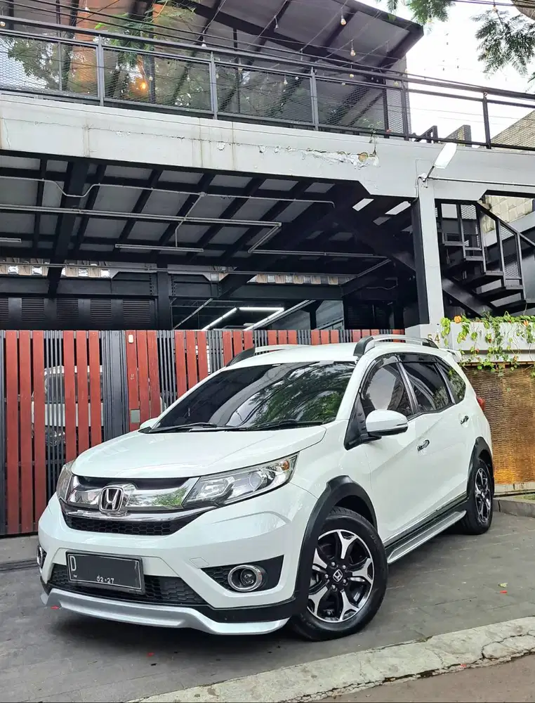 TdP 9JT Honda BRV E Prestige Matic Tahun 2016 Mulus Terawat