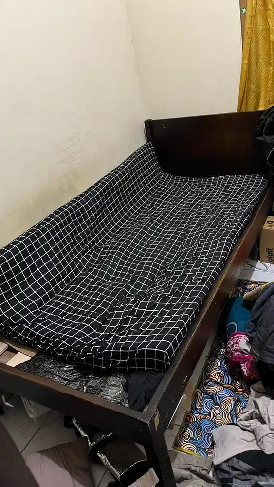 Jual cepat: Dipan Kayu Mulus (90x200)