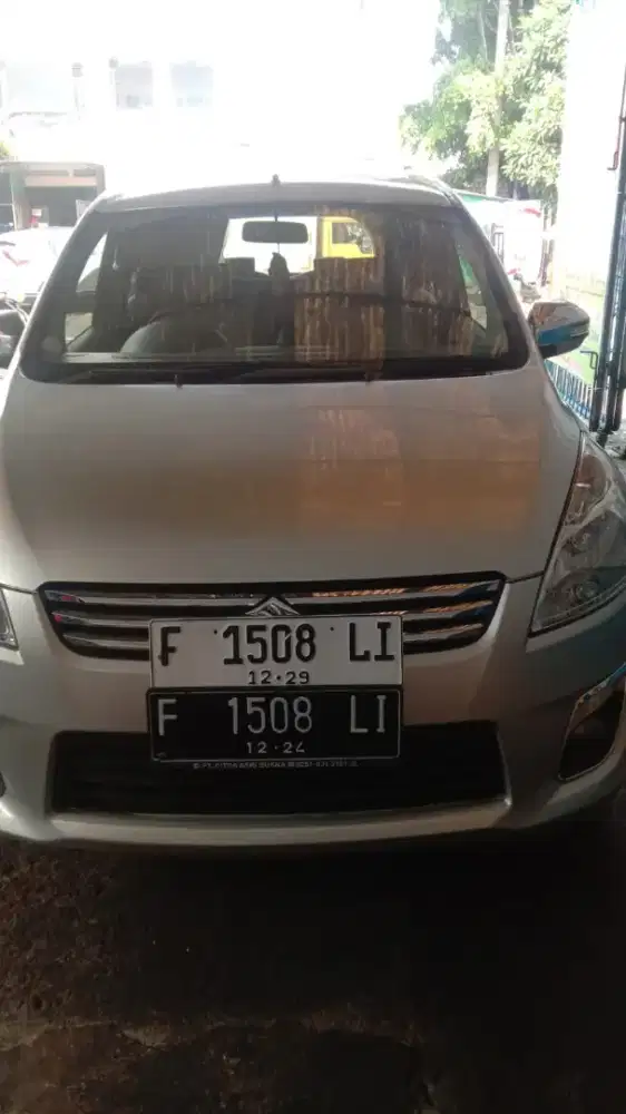 Di jual cepat mobil r tiga kesayangan keluarga