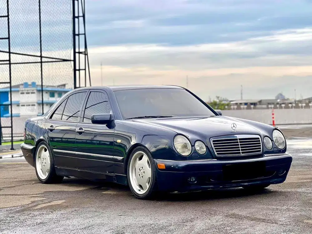 Mercedes benz E320 1997 Full avantgarde siap pakai