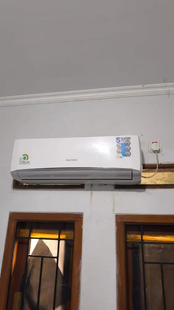 Dijual cepat AC Polytron deluxe turbo 1 pk