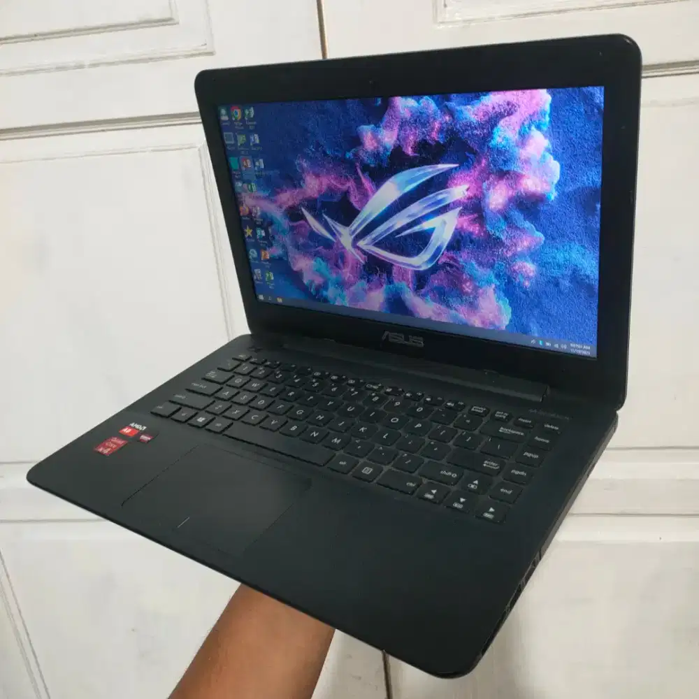 Asus X454Y AMD A8 7410M VGA Radeon R5