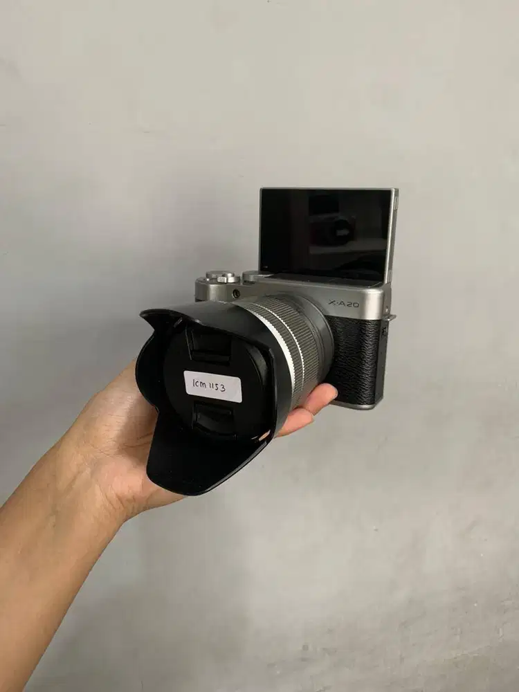 FUJIFILM XA20 + KIT