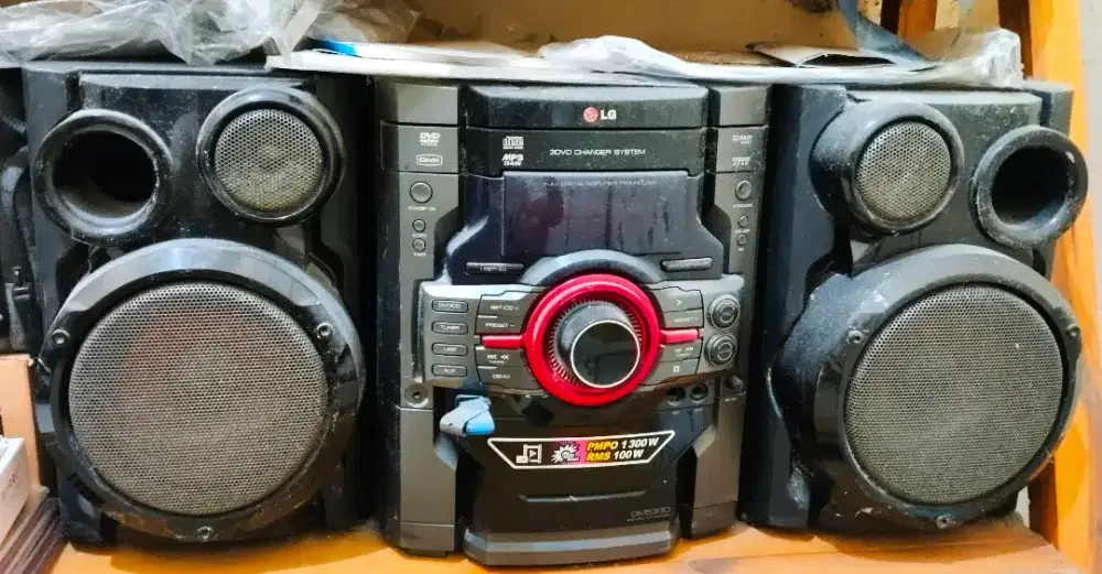 DVD player Compo LG DM5330