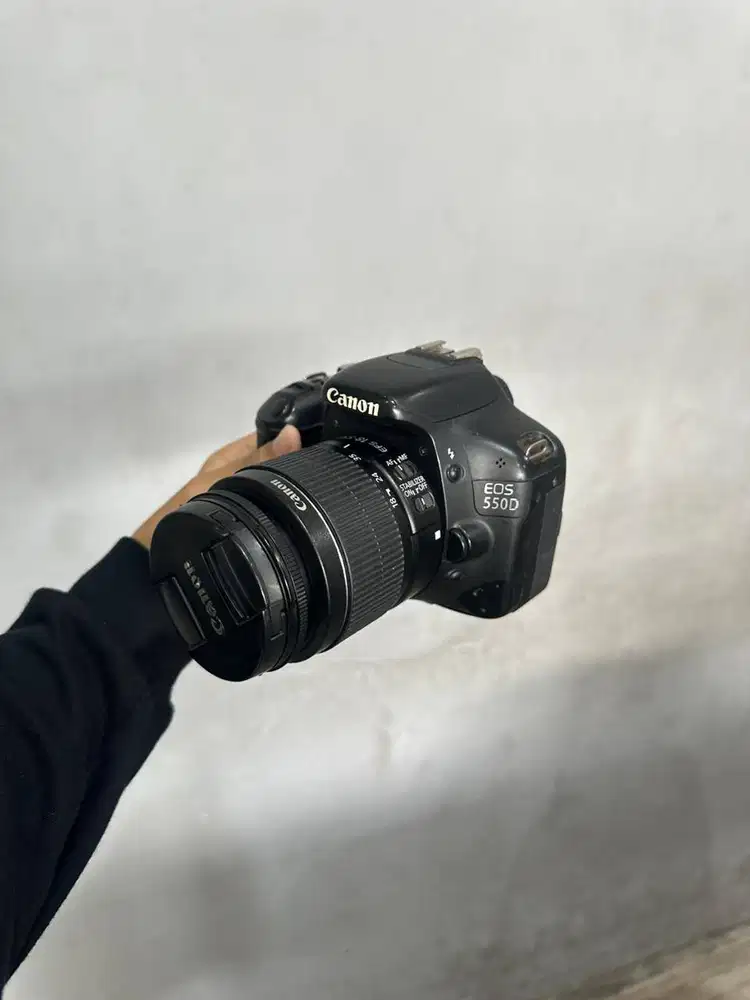 KAMERA CANON 550D + KIT