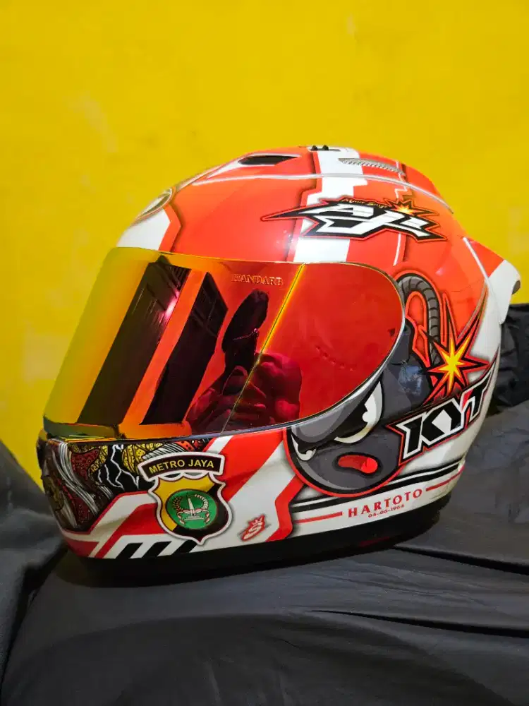 HELM KYT livery Mario Aji 64 ( MOTO 2 ) Ada tanda tangan nya. Murah
