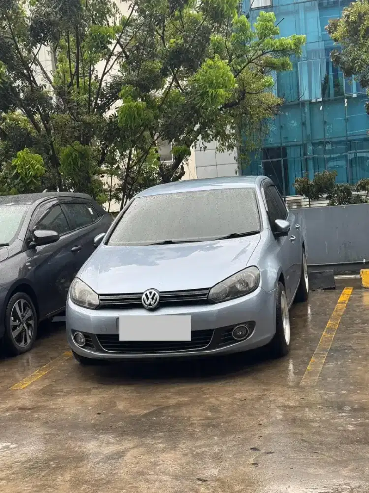 volkswagen golf MK6 tahun 2011 rapih dan sehat