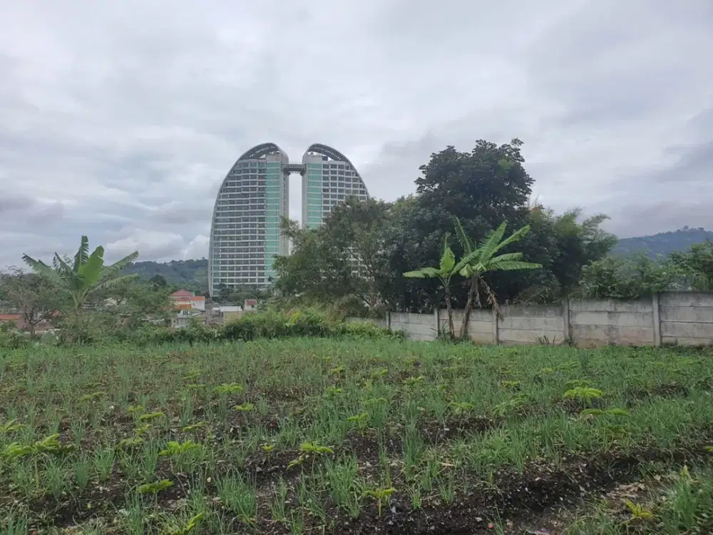 Kavling Luas Dengan View Kota Bandung, Harga 10jt/m  Di Kawasan Tenang Cigadung, Bandung