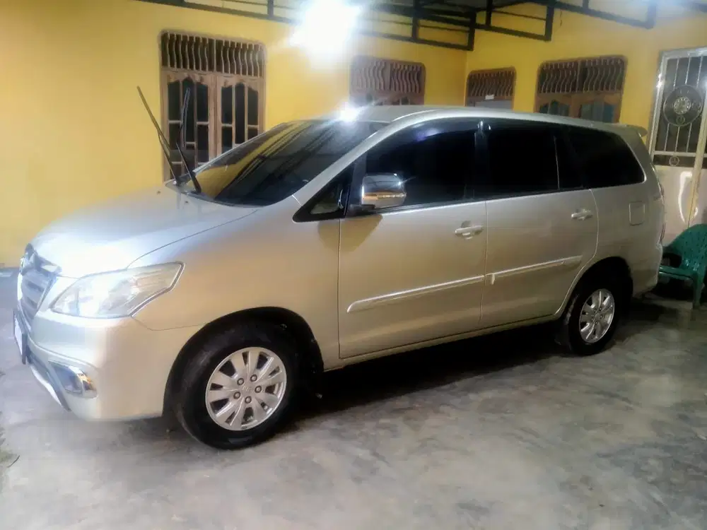 Toyota Kijang Innova 2014 Bensin