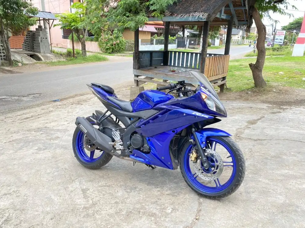 Di jual yamaha R15 TAHUN 2015