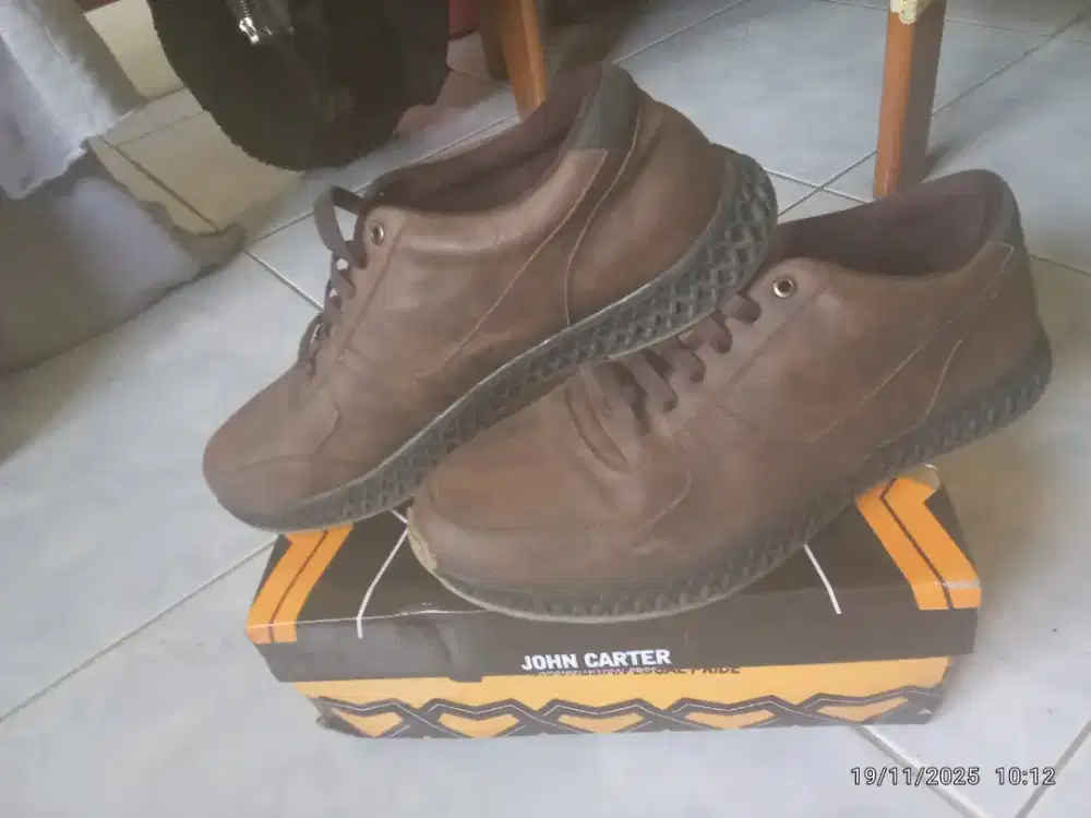 Sepatu pria Jhon carter