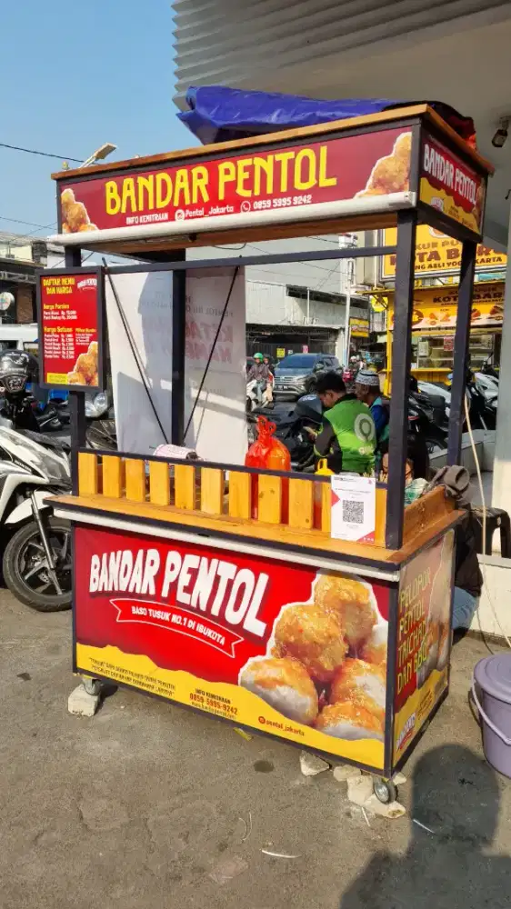 Oper mitra gerobak pentol