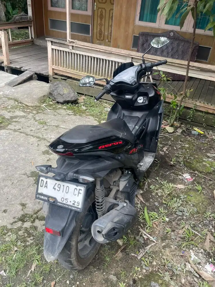 JUAL AEROX TAHUN 2023 HITAM MERAH
