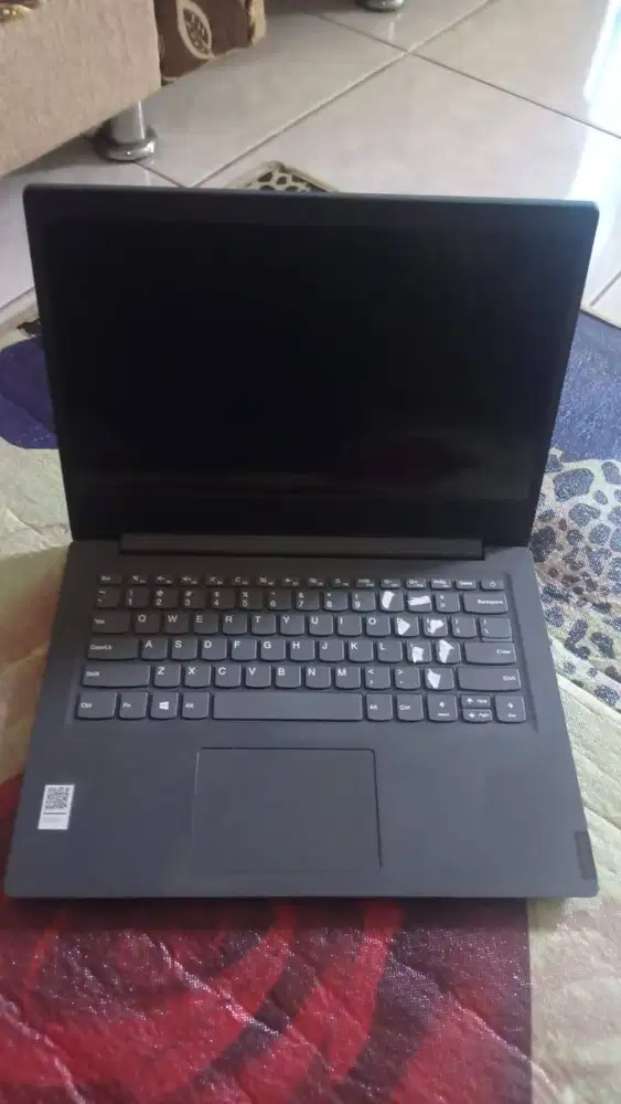 Laptop second Lenovo V14-ARE