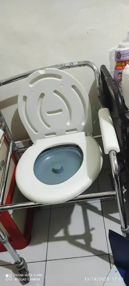 Toilet portable lansia /pasien second