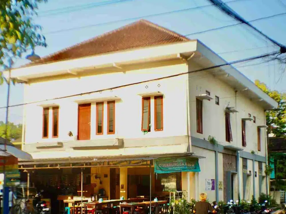 Dijual murah kost 14 kamar & ruang usaha mepet kampus UII Terpadu