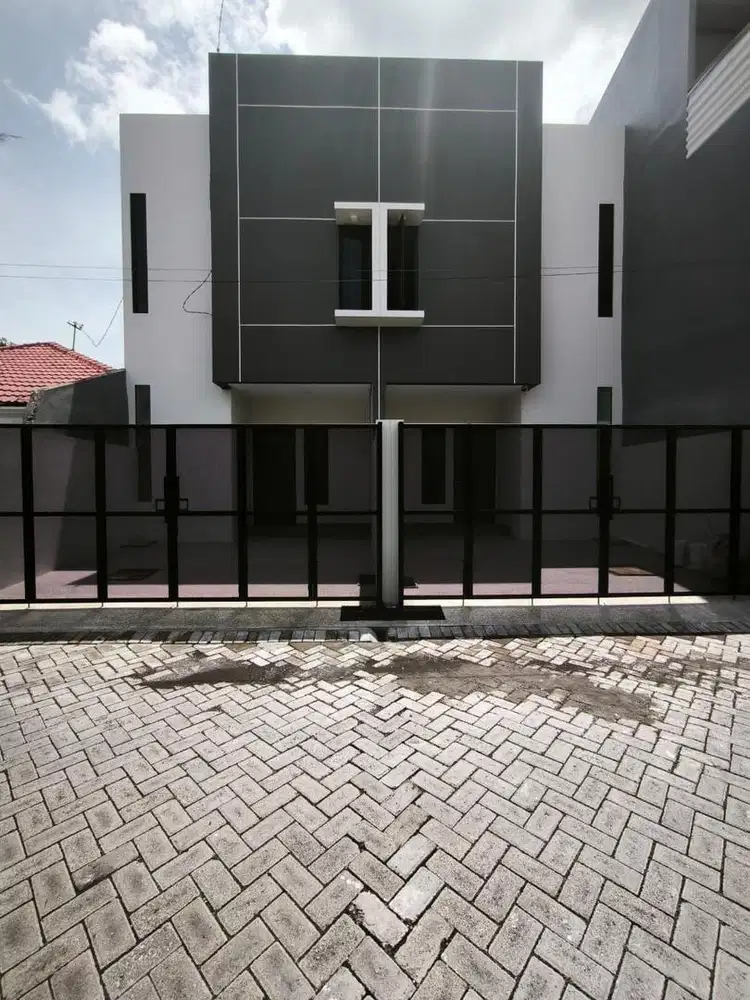 Rumah 2 Lantai Baru Gress , Karang Asem ; 3 kamar