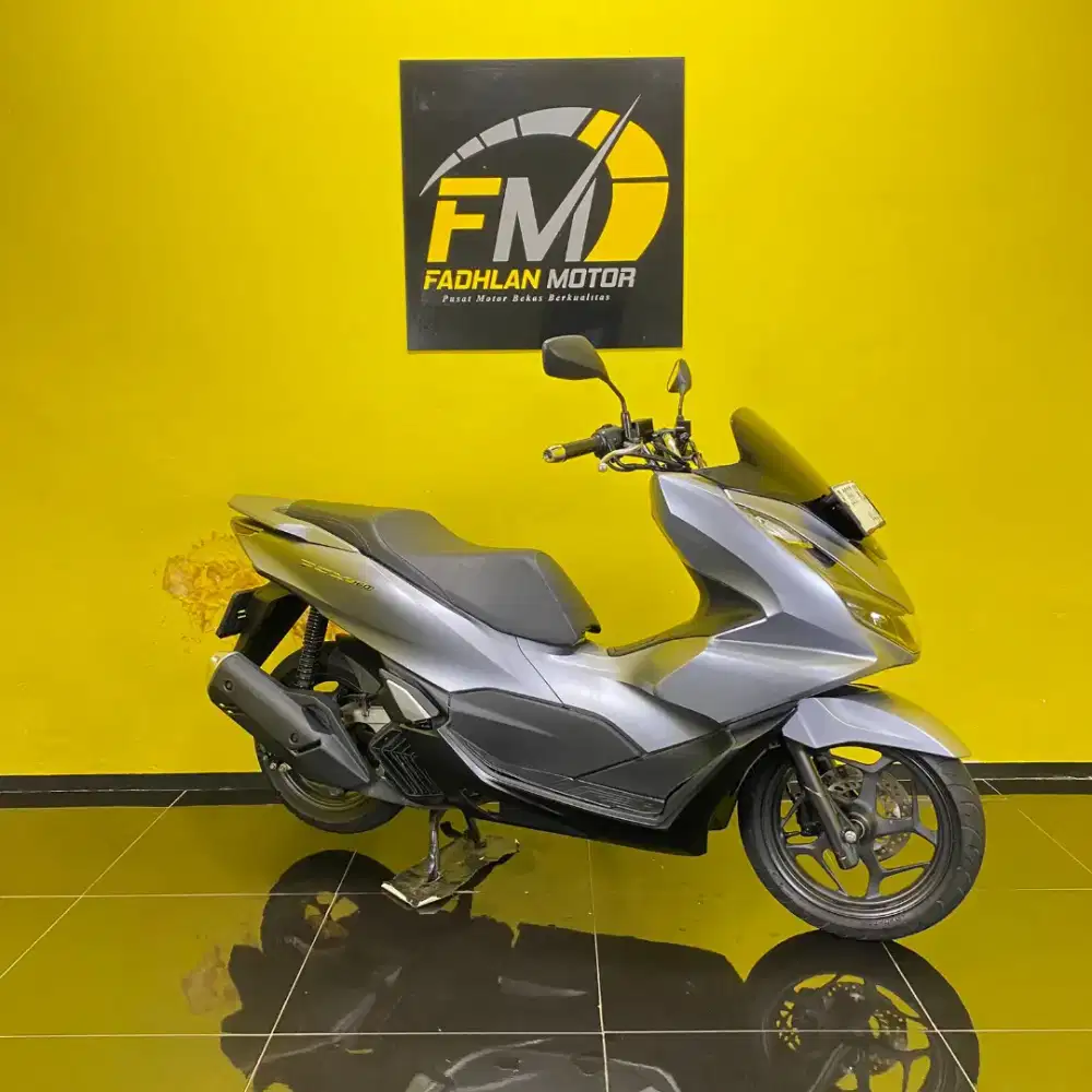Honda PCX 160 Tahun 2024 cash kredit DP 1 JT warna silver