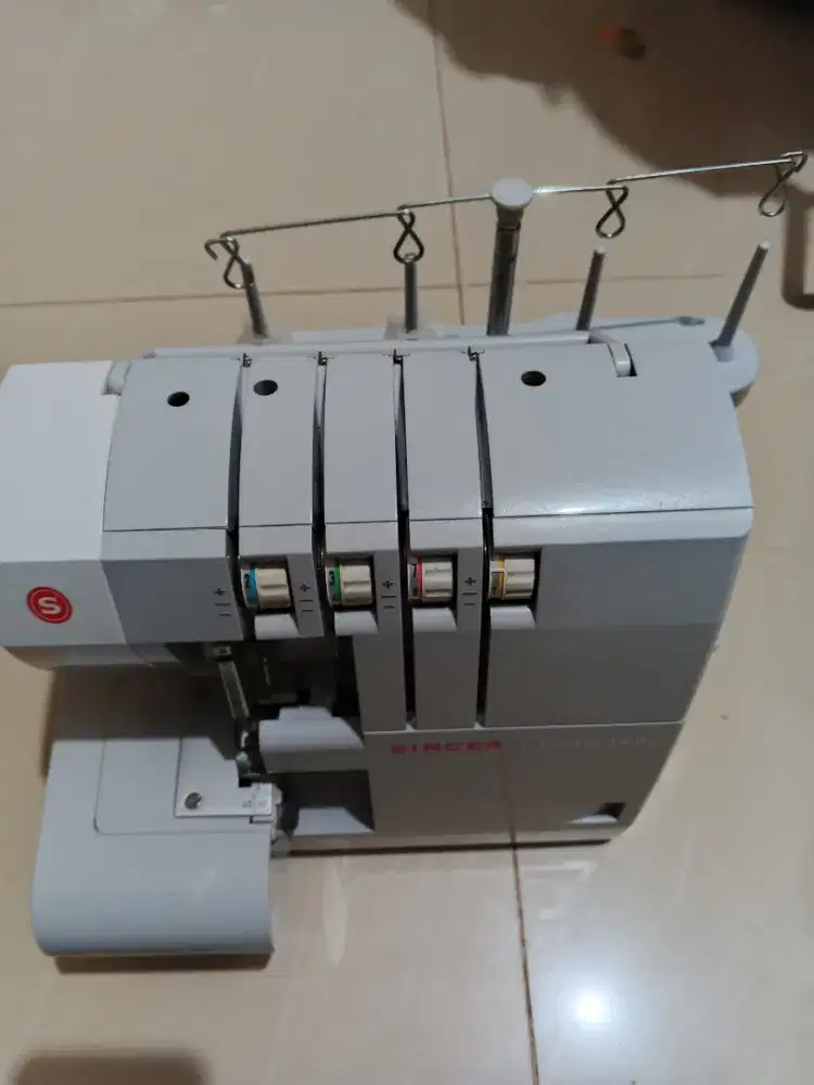 Mesin Obras & Neci 4 benang Singer Heavhy duty